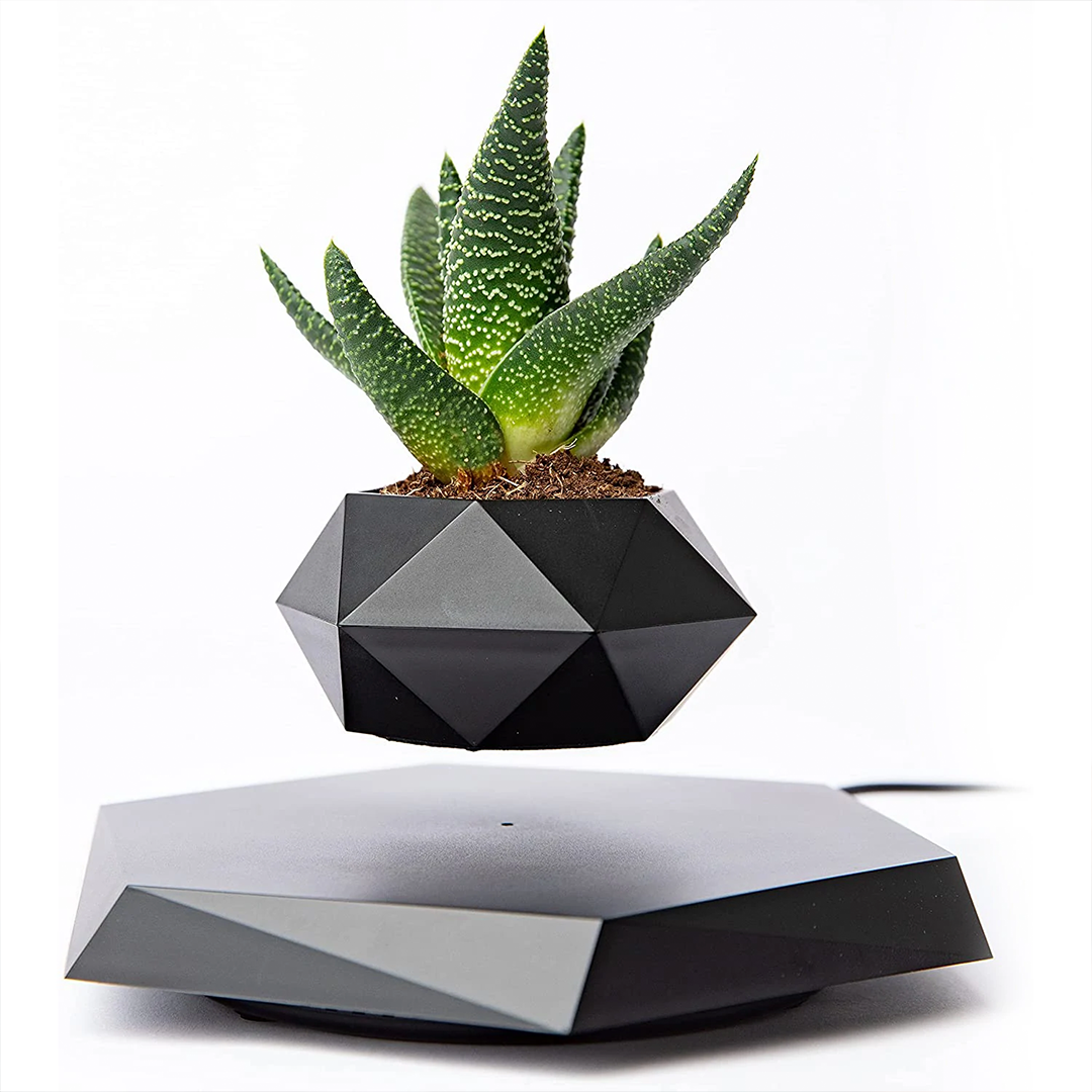 Geometric Levitating Pot